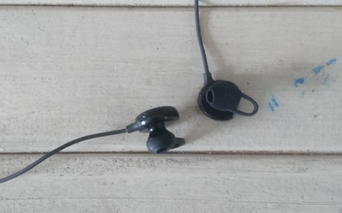 iX-BT1 earphones