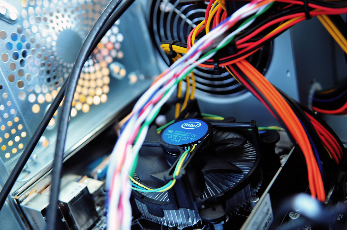 Computer motherboard and fan